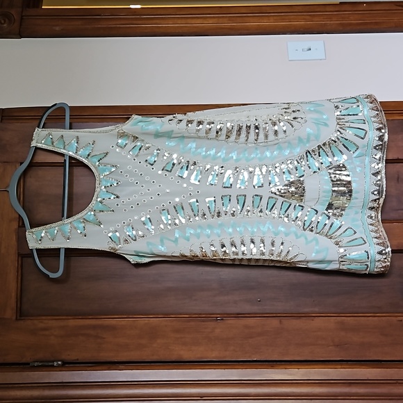 Very Dress - Picture 2 of 3